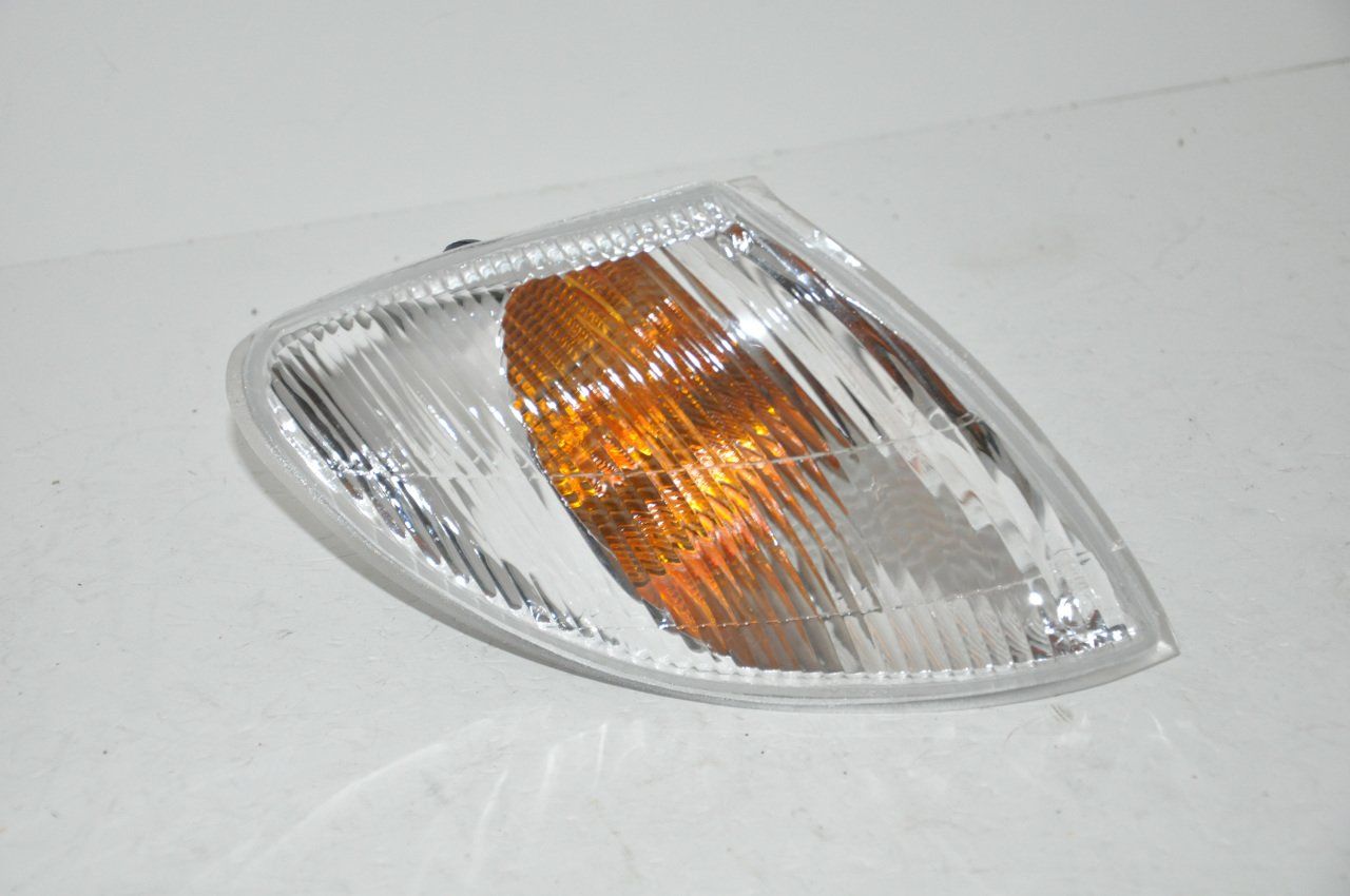 Sağ Ön Sinyal Lambası Megane 1995-2002 Arası Modeller İçin