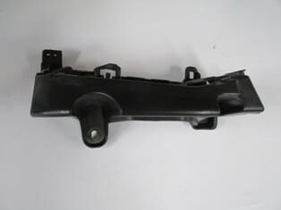 Stop Lambası Alt Bağlantı Braketi Sol (Plastik) Peugeot 301 13-16 Arası