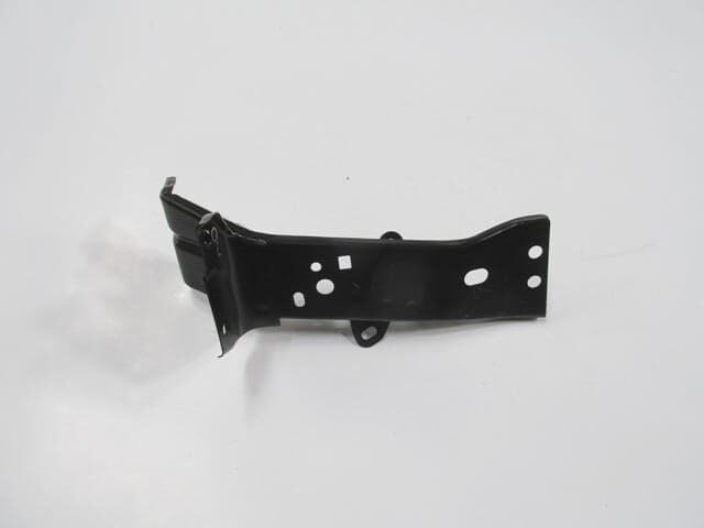 Ön Tampon Çamurluk Bağlantı Braketi Sağ Mazda 3 Sd-Hb 16-20 Arası