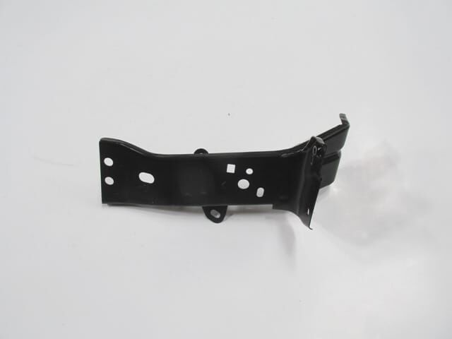 Ön Tampon Çamurluk Bağlantı Braketi Sol Mazda 3 Sd-Hb 14-16 Arası