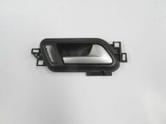 Ön Kapı İç Açma Kolu Sağ Siyah (Elceği Gümüş Gri) (Hushan) Volkswagen Amarok 11-16 Arası