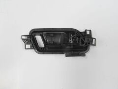 Ön Kapı İç Açma Kolu Sol Siyah (Elceği Gümüş Gri) (Hushan) Volkswagen Amarok 17-20 Arası