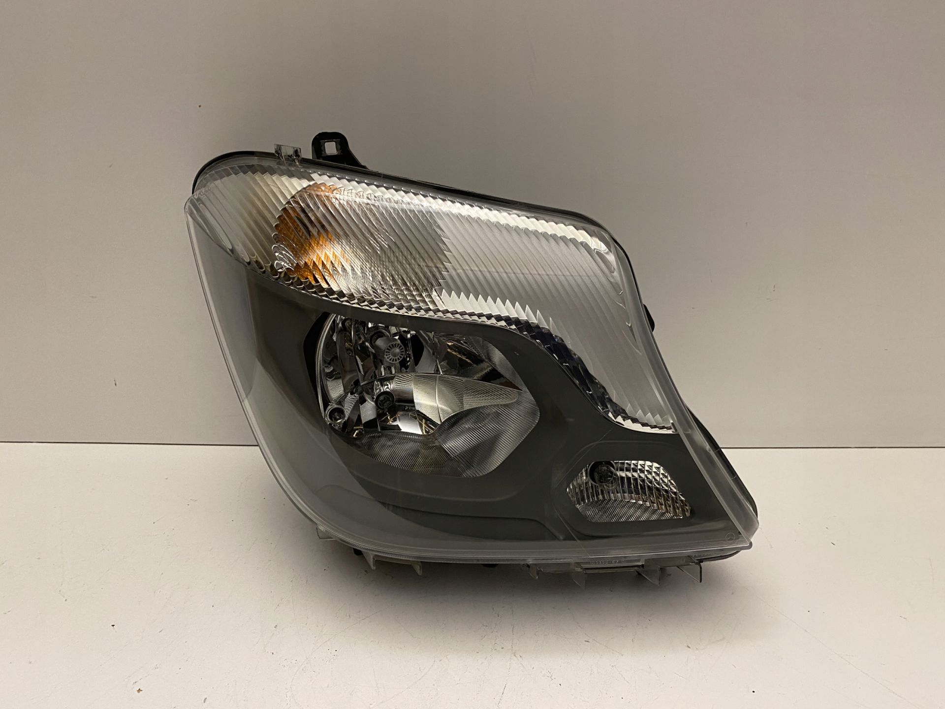 Far Sağ Mercedes W906 2013 Sonrası