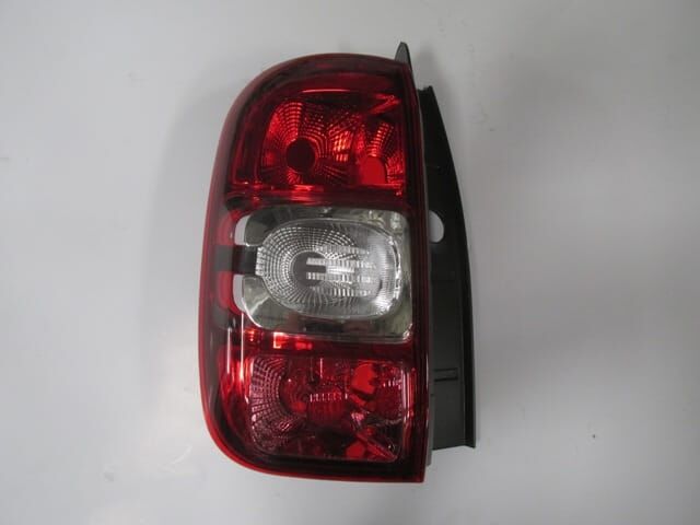 Stop Lambası Sol Kırmızı-Beyaz Dacıa Duster 14-17 Arası