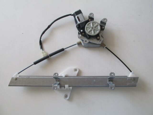 Ön Cam Krikosu Sol Elektrikli-Motorlu 2Fiş 12 Volt (Fe511) Mıtsubıshı Canter Fe515 98-06 Arası