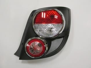 Stop Lambası Sağ Kırmızı-Beyaz (Nikelaj Çerçeveli) (Famella) Chevrolet Aveo Hb 11-13 Arası