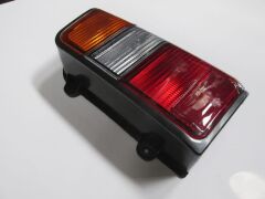 Stop Lambası Sağ Sarı - Beyaz - Kırmızı Mitsubishi L300 Minibüs 88 - 09 Arası
