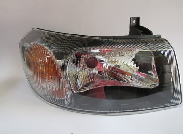 Sağ Far Lambası Elektrikli-Manuel Siyah 4 Fişli (H4)(Ayfar) (E Marklı) Ford Transit V184 2002-2006 Arası