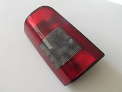 Stop Lambası Sol Kırmızı - Füme (Bagaj Kapağı Yukarıya Açılan Tip) Citroen Berlingo 96 - 03 Arası