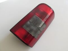 Stop Lambası Sağ Kırmızı - Füme (Bagaj Kapağı Yukarıya Açılan Tip) Citroen Berlingo 96 - 03 Arası