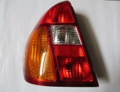 Stop Lambası Sağ (Kırmızı-Sarı-Beyaz) Duysuz Renault Clıo 2 Sd 98-01 Arası
