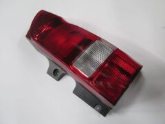 Stop Lambası Sağ Kırmızı-Beyaz  Mercedes Vıto W447 15-24 Arası
