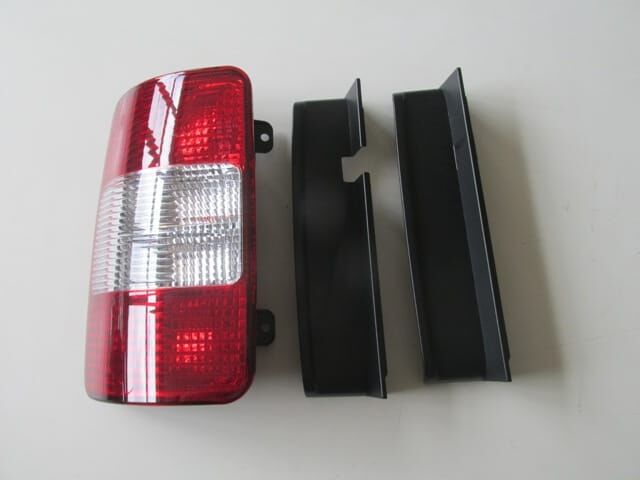 Stop Lambası Sol Kırmızı-Beyaz  Volkswagen Caddy 04-10 Arası