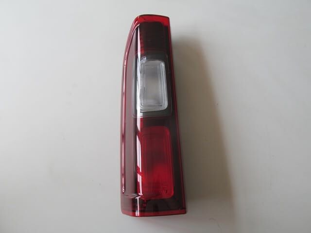 Stop Lambası Sol Kırmızı-Beyaz  Renault Trafıc 3 15-21 Arası