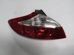 Sol Dış Stop Lambası Kırmızı-Beyaz (Pleksan) Renault Megane 3 Hb 2010-2013 Arası
