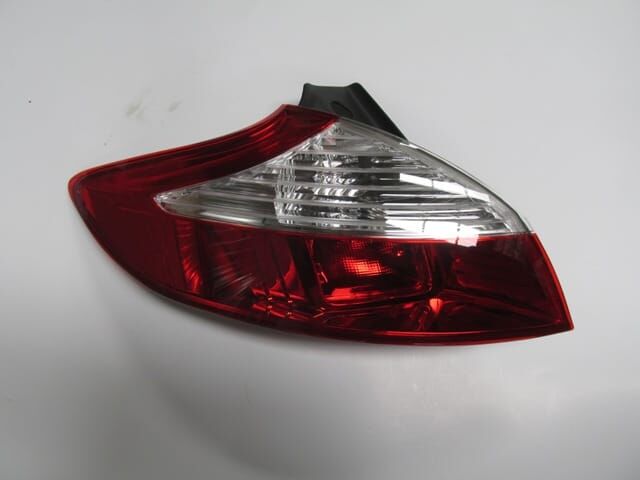 Sol Dış Stop Lambası Kırmızı-Beyaz (Pleksan) Renault Megane 3 Hb 2014-2015 Arası