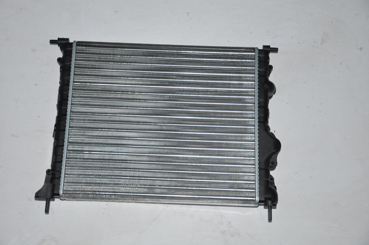 Radyatör Su 1.4 Clio-Kango-1.6 8 Valf Megane I (Klimasız Müşürlü)