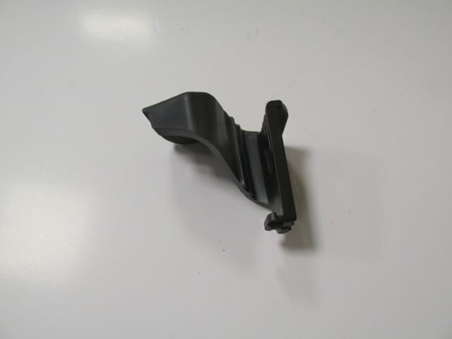 Far Üst Bağlantı Braketi Sağ (Lcı) (Plastik Enjeksiyon) Bmw 3 Serı F30 12-18 Arası