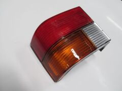 Stop Lambası Sol Sarı-Beyaz-Kırmızı Volkswagen Transporter T4 02-03 Arası