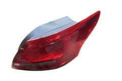 Dış Stop Lambası Sağ Kırmızı-Beyaz Ford Focus Sd 15-18 Arası