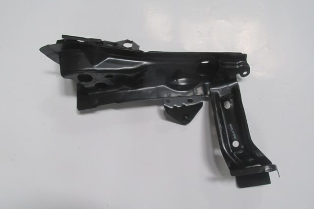Ön Panel Üst Parça Sağ Mazda 3 Sd-Hb 14-16 Arası