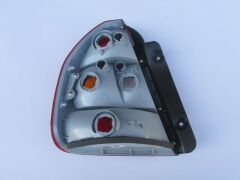 Stop Lambası Sağ Kırmızı-Sarı-Beyaz Hyundaı Accent Mılenyum 00-02 Arası
