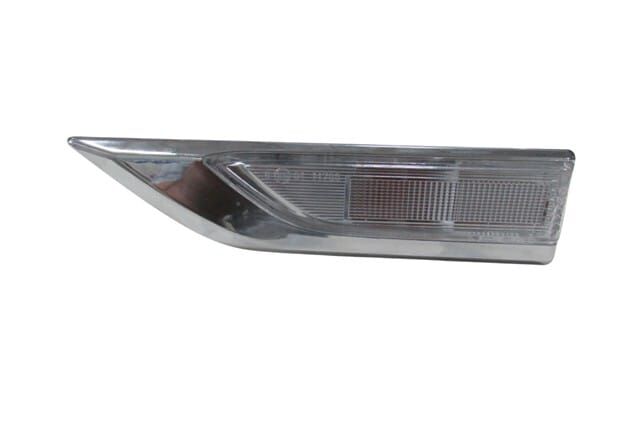 Çamurluk Sinyali Sol Beyaz (Nikelaj Çerçeveli) (Duylu-Ampüllü) Volkswagen Caddy 15-18 Arası
