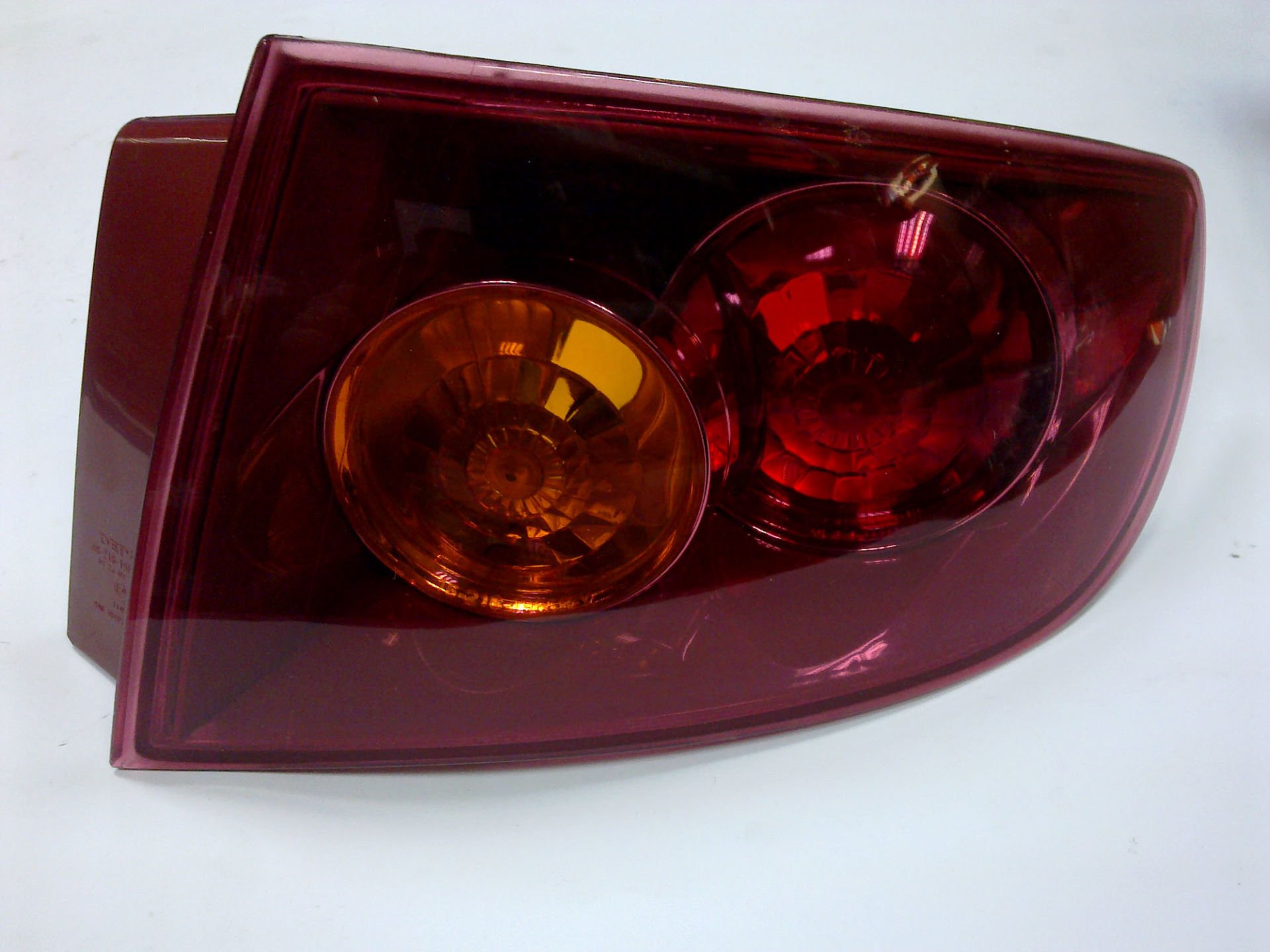 Stop Lambası Sağ Mazda 3 Serisi 2003-2005 Arası (Kırmızı)