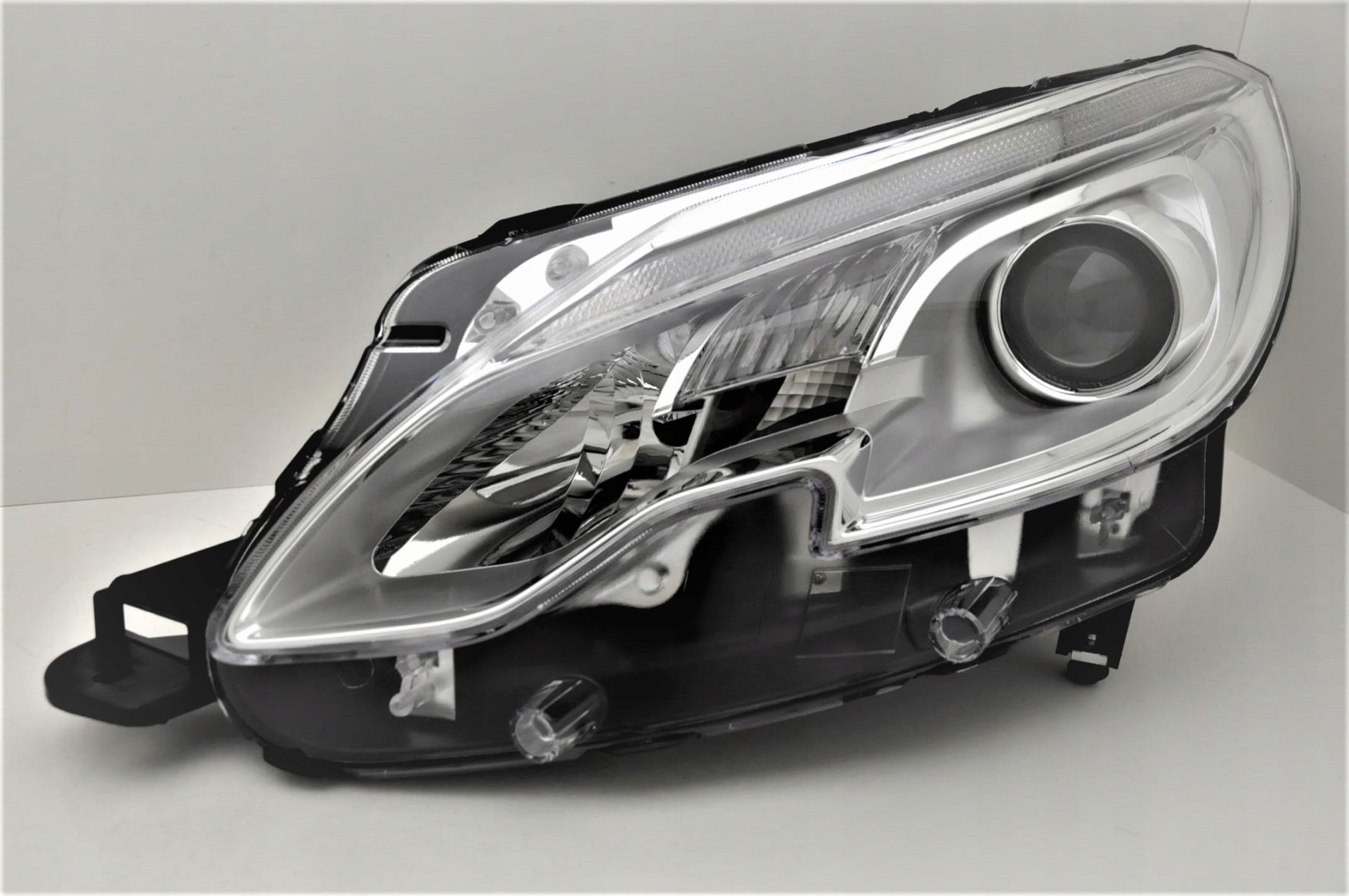 Far Ön Sol Peugeot 2008 2012-2015 Arası