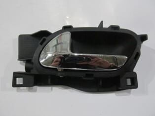 Ön Kapı İç Açma Kolu Sol Siyah (Elceği Nikelajlı) (Hushan) Peugeot 407 04-11 Arası