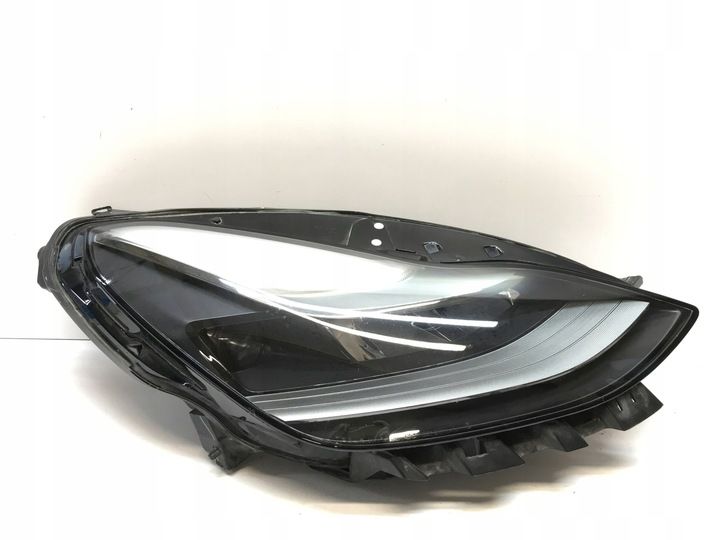 Sağ Far Ledli Tesla Model Y 2023 Sonrası (Komple)