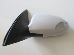 Kapı Aynası Sol Elektrikli-Sinyalli-Beyaz Kapaklı(Sinyali Kısa Tip) (5Fişli) ( Hyundaı I30 07-12 Arası