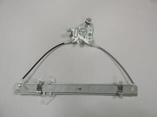 Ön Cam Krikosu Sol Elektrikli Motorsuz (Üçgen Tip) (Hushan) Hyundaı Accent 98-00 Arası