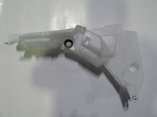 Ön Cam Su Bidonu-Deposuaudı A6 09-11 Arası