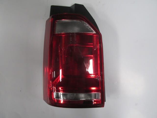Stop Lambası Sol Kırmızı-Beyaz Volkswagen Transporter T7 15-19 Arası