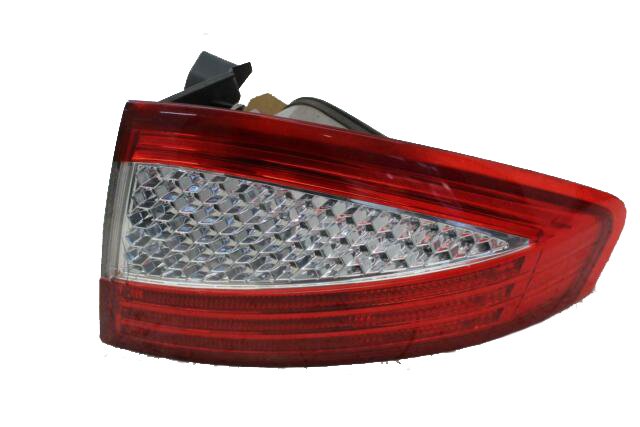 Stop Lambası Dış Sağ Ford Mondeo 2007-2010 Arası Hatchback