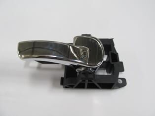 Arka Kapı İç Açma Kolu Sağ Siyah (Elceği Nikelajlı) Nissan Qashqai J10 07 - 13 Arası