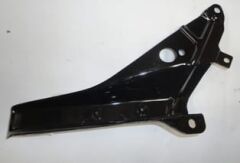 Ön Tampon Dış Braketi Büyük Sağ (Orijinal) Mitsubishi L200 Pick Up 99 - 01 Arası