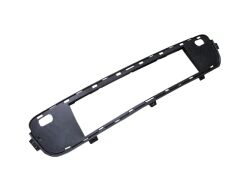 Ön Tampon Panjuru Çerçevesi Alt İç (Sensör Delikli) Bmw X5 E70 07-11 Arası