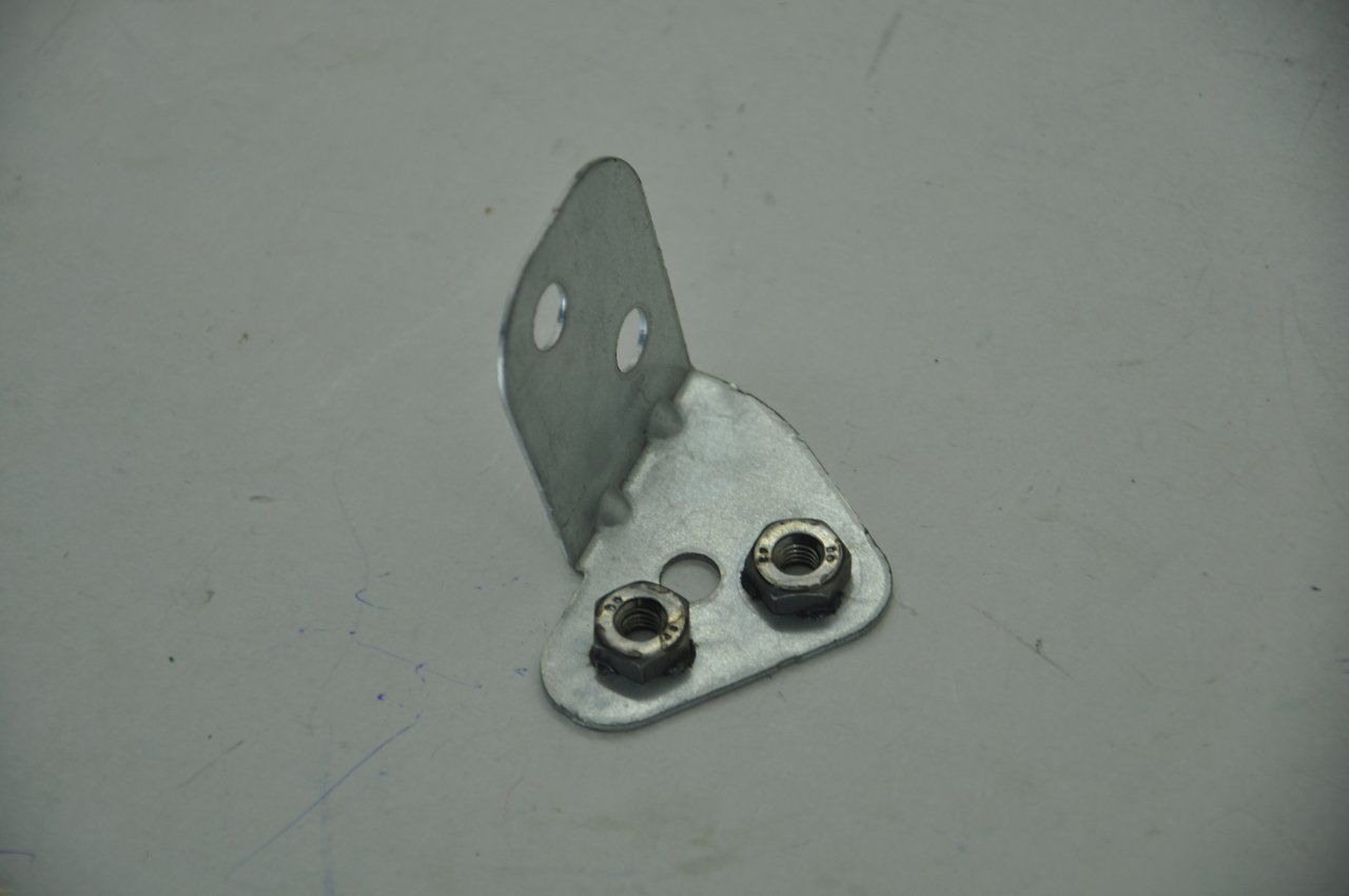 Çamurluk Bağlantı Breketi Ön Sol Doblo 2010 Sonrası (Ön Tarafa Gelen)