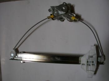 Ön Cam Krikosu Sağ Elektrikli-Motorsuz (32Diş) Hyundaı Sonata 99-02 Arası