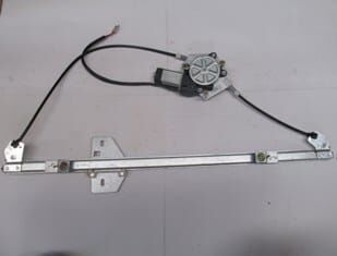 Ön Cam Krikosu Sağ Elektrikli-Motorlu 2 Fişlirenault Master 1 97-03 Arası