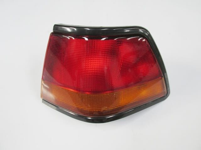 Stop Lambası Sağ Kırmızı-Sarı (Famella) Daewoo Espero 96-97 Arası