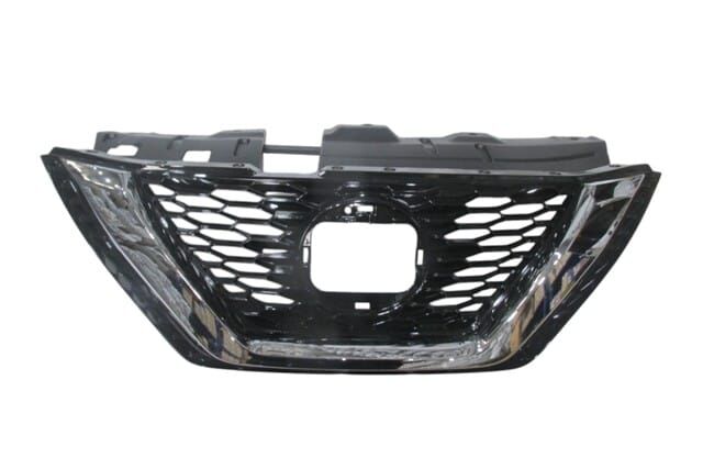 Ön Panjur Nikelaj Çıtalı (Kamera Delikli) Nissan Qashqai J11 17 - 21 Arası