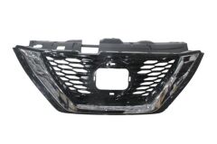 Ön Panjur Nikelaj Çıtalı (Kamera Delikli) Nissan Qashqai J11 17 - 21 Arası
