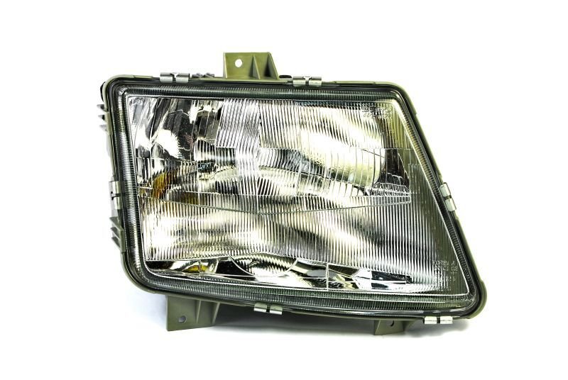 Far Sağ Mercedes W638