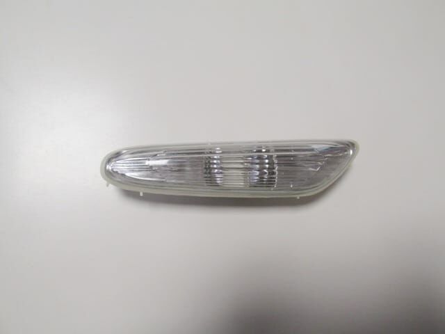 Çamurluk Sinyali Sağ Beyaz (Famella) BMW 3 Serı E90 05 - 09 Arası