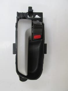 Ön Kapı İç Açma Kolu Sol Siyah (Elceği Gümüş Gri) (Hushan) Suzukı Grand Vıtara 06-12 Arası