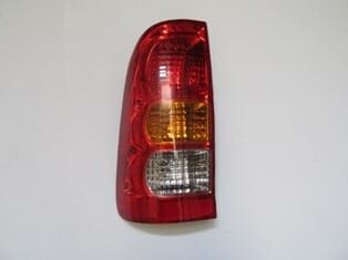 Stop Lambası Sol Kırmızı-Sarı-Beyaz (Duylu) (Casp) Toyota Hılux Pıck Up Vıgo 05-11 Arası