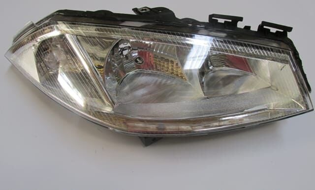 Far Sağ Elektrikli-Motorsuz 5Fişli (H1-H7) (Merceksiz) Renault Megane 2 03-06 Arası
